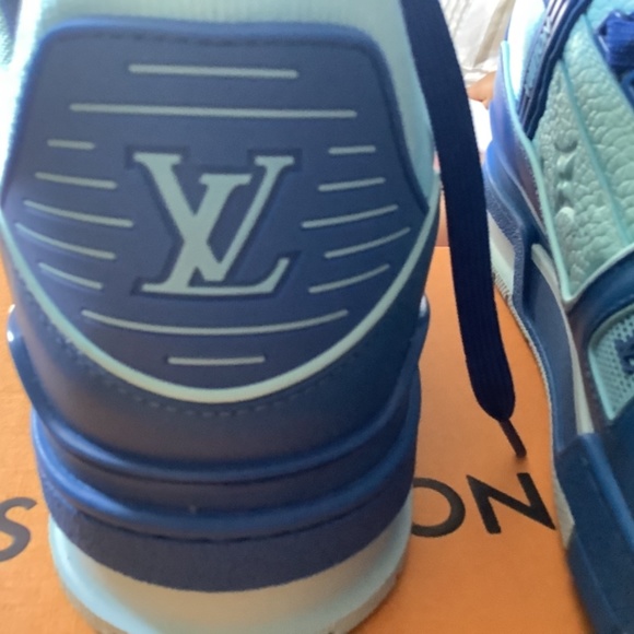 Louis Vuitton sneakers - Picture 7 of 13